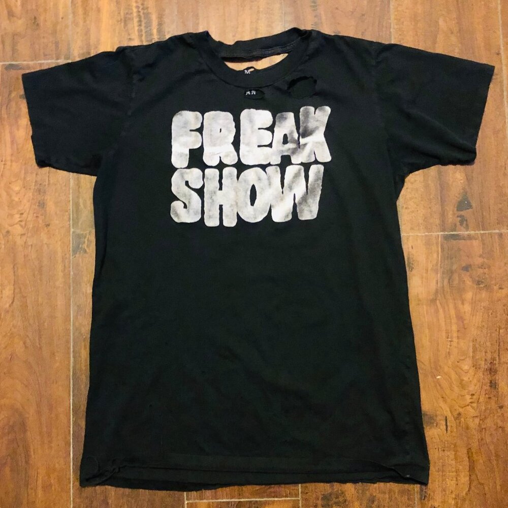 FREAK SHOW "DISTRESSED" T-SHIRT